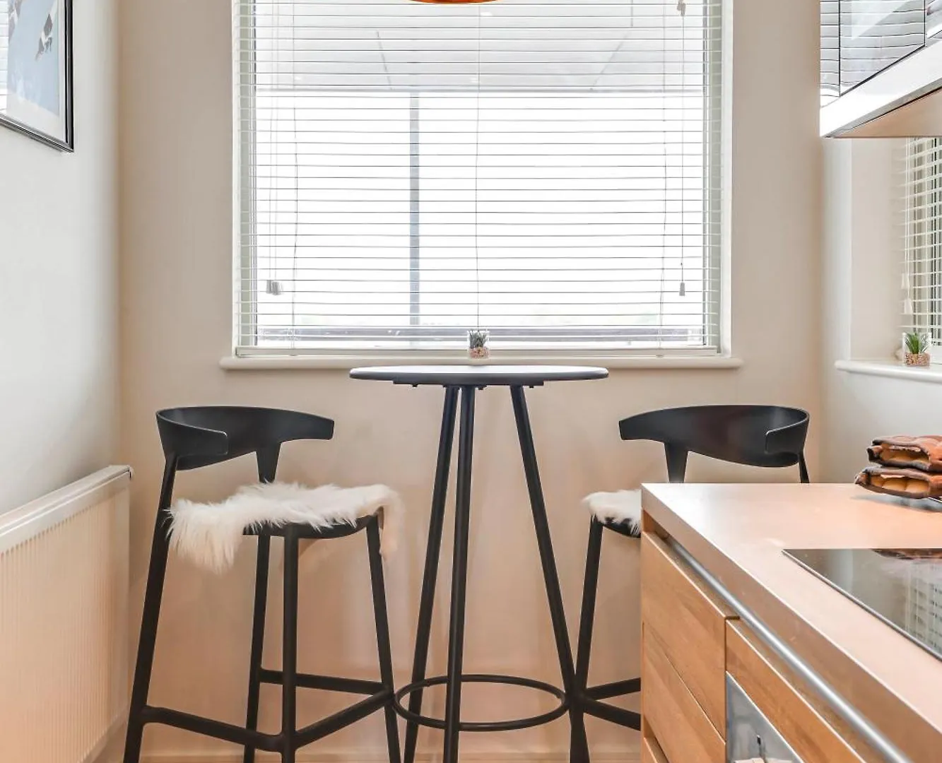 The Quarters - Pioneer Apartment London