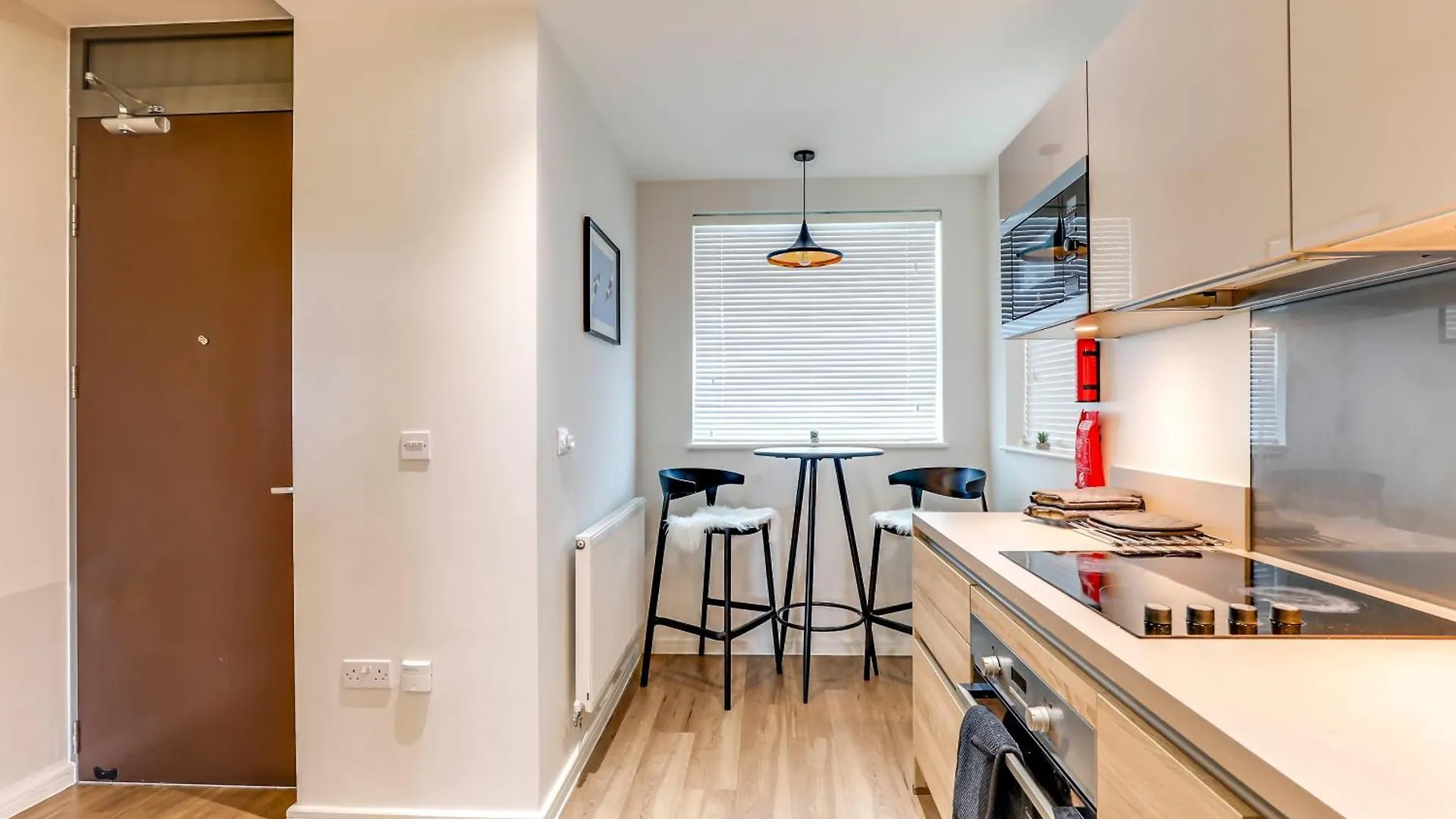 The Quarters - Pioneer Apartment London 0*,