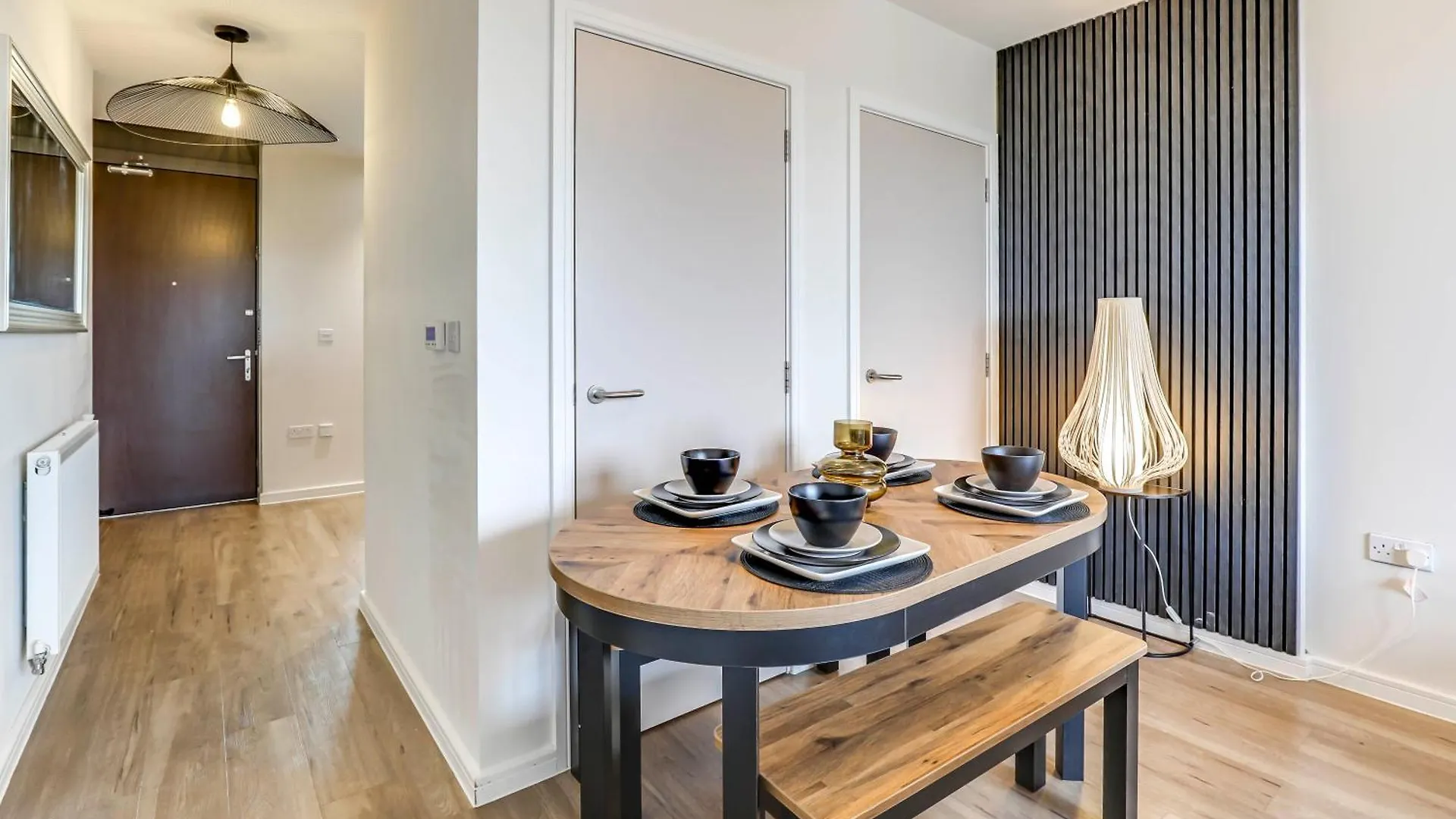 The Quarters - Pioneer Apartment London