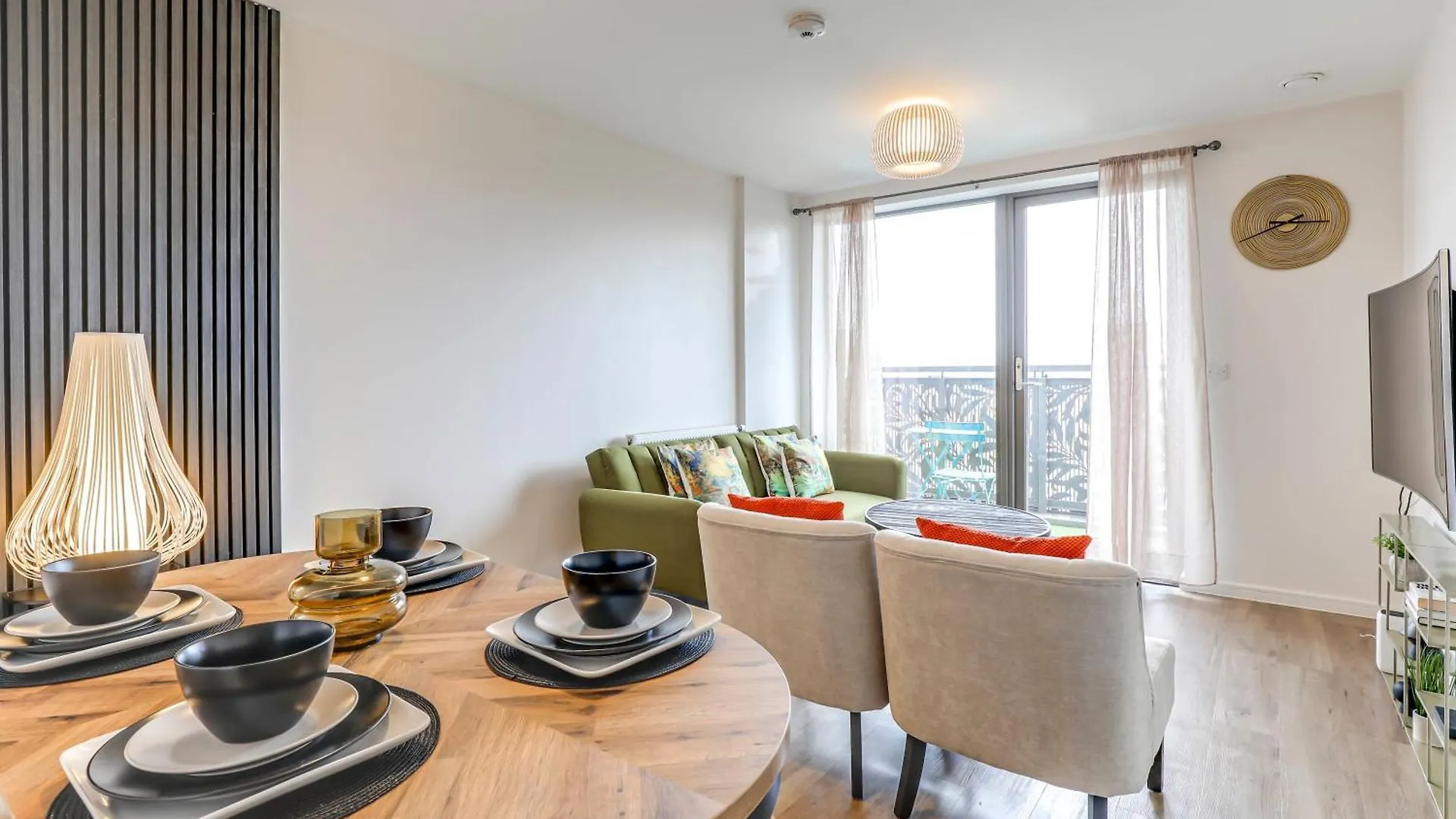 The Quarters - Pioneer Apartment London