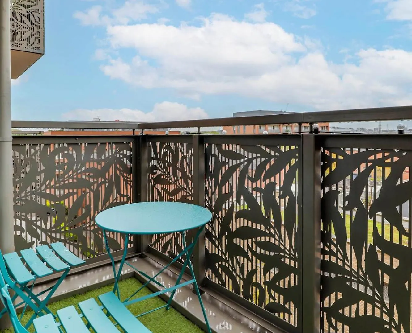 The Quarters - Pioneer Apartment London
