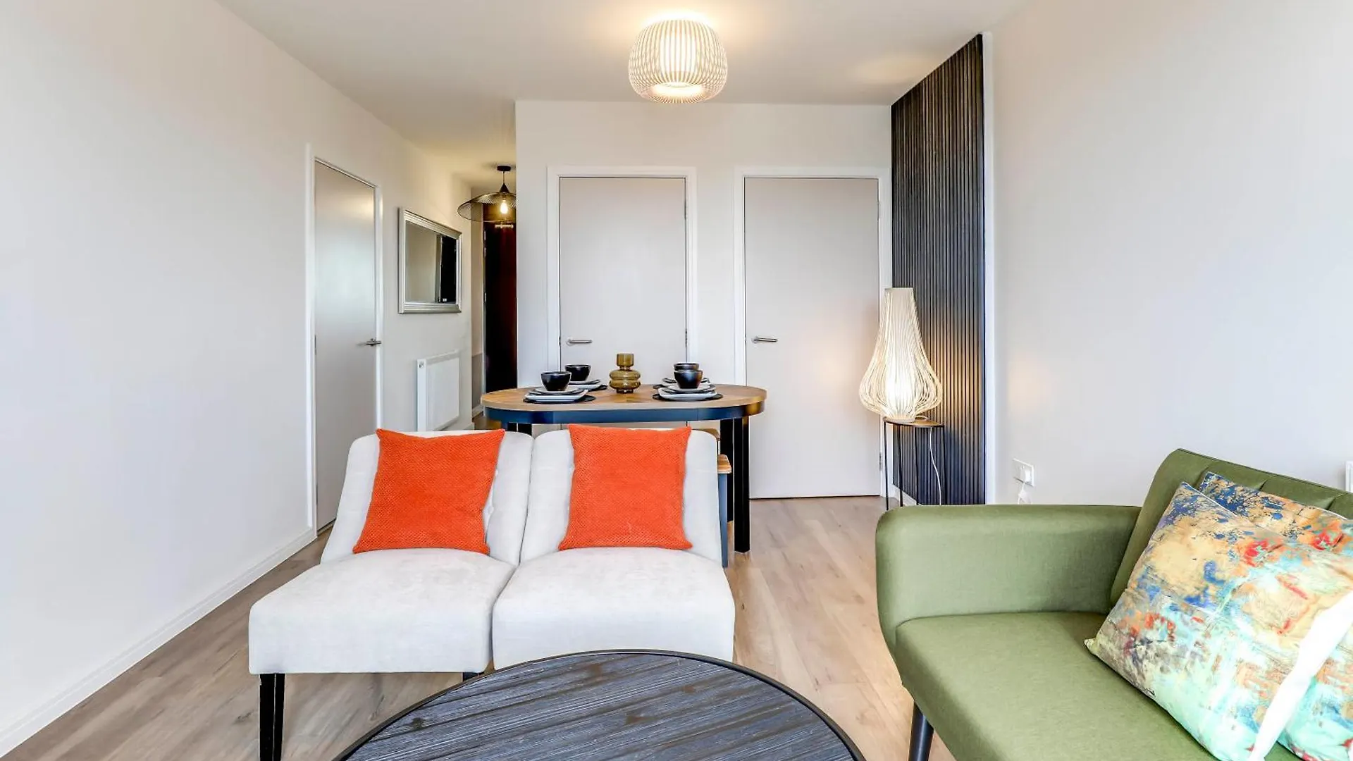 The Quarters - Pioneer Apartment London
